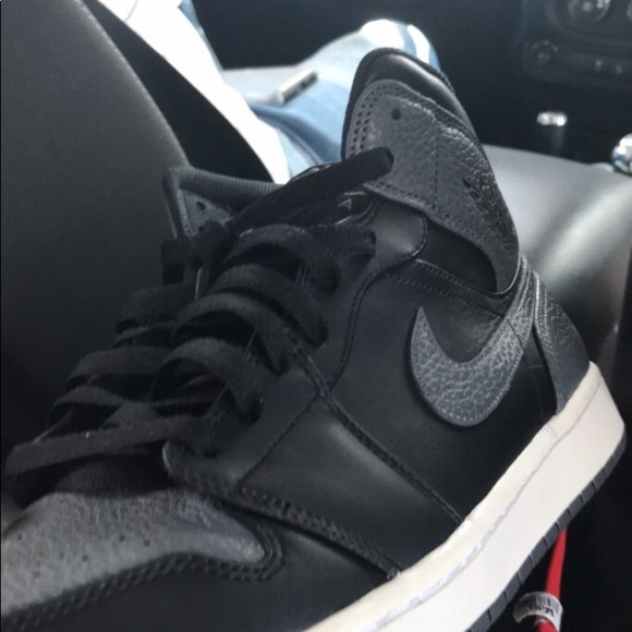 Air Jordan 1 mid black and grey - Picture 2 of 8
